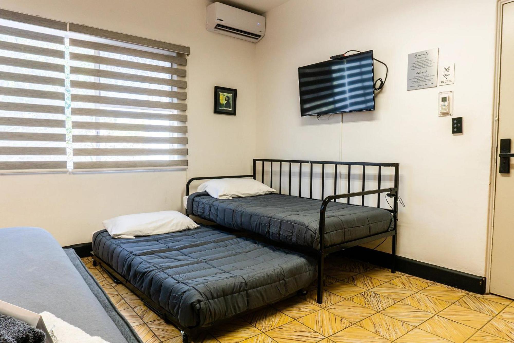 Habitaciones Privadas Con Bano Propio En Una Zona Segura Y Centrica De Guadalajara. Extérieur photo